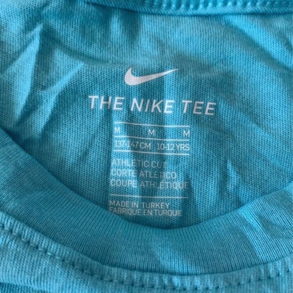 New rare color Nike T-shirt - Picture 3 of 4